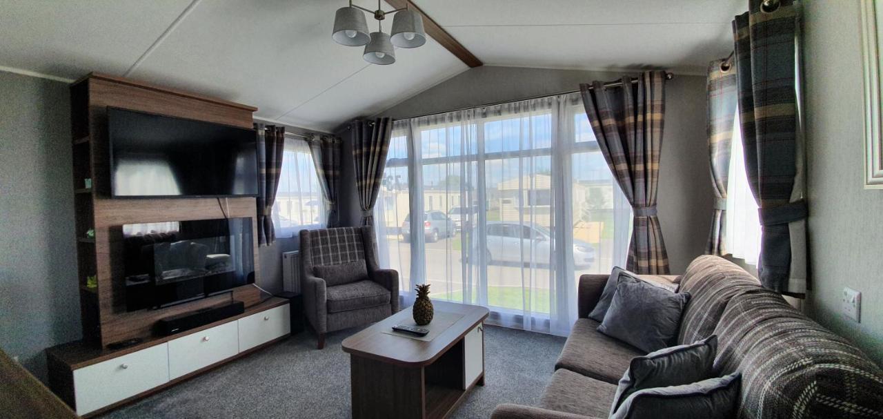 Rj Luxury Caravan Hire With Hot Tub Tattershall Exterior foto