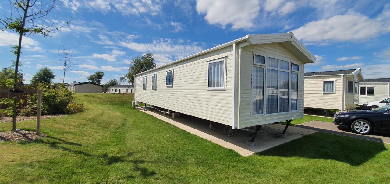 Rj Luxury Caravan Hire With Hot Tub Tattershall Exterior foto